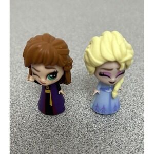 Frozen 2 Twirlabouts Surprise Celebration Playset, Replacement Anna & Elsa Dolls